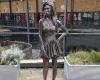 Amy Winehouse Statue