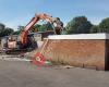 Excavation & Contracting (UK) Ltd